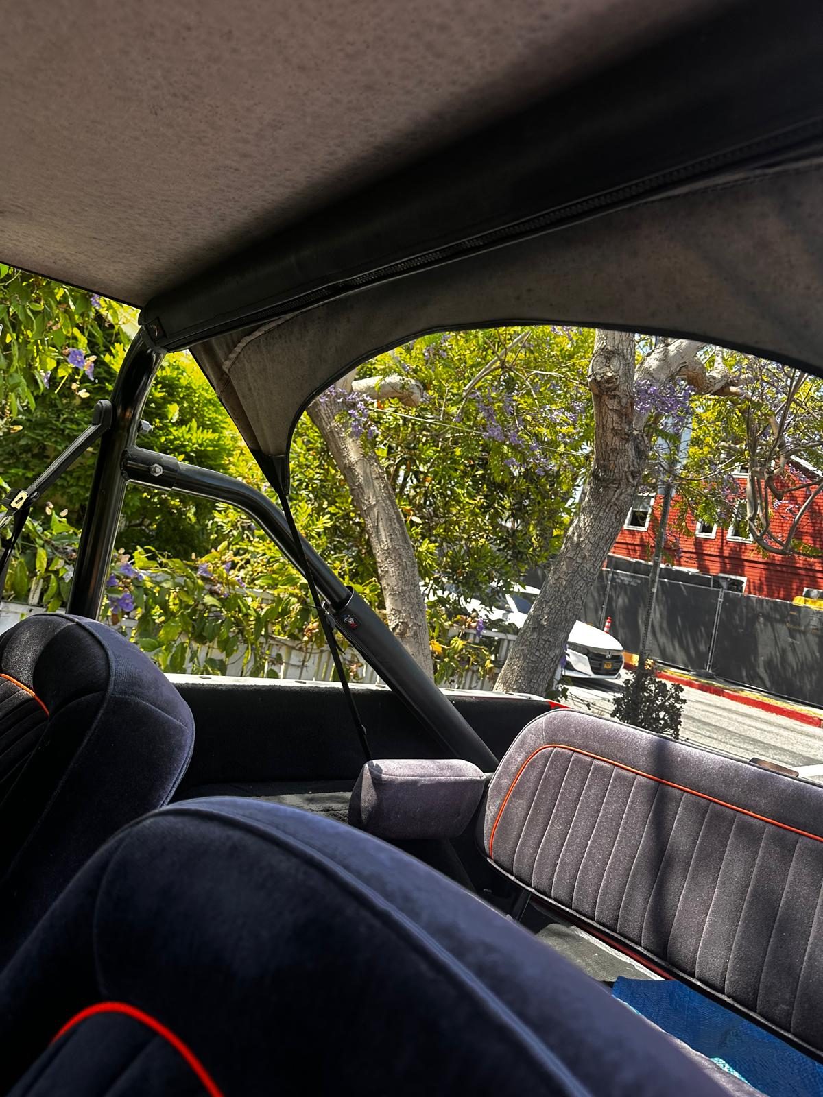Interior under the soft top